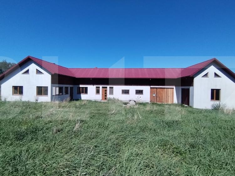 Casă individuală cu 3 camere cu Garaj în Dorohoi