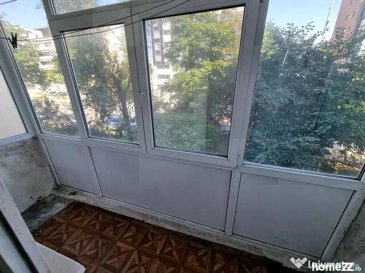 Apartament cu 3 camere semidecomandat în Tomis Nord