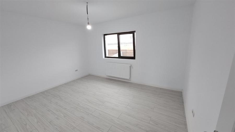 Casă individuală cu 5 camere cu Canalizare în Valea Lupului