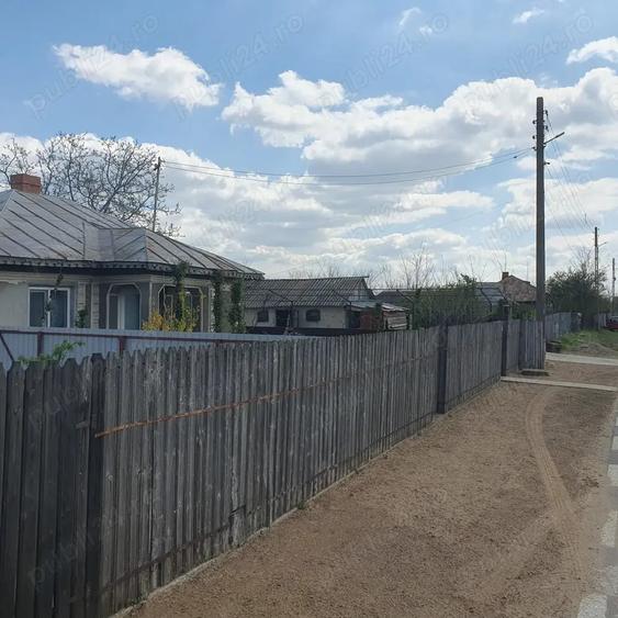 Casă cu 5 camere cu Teren 1500 Mp în Spiru Haret