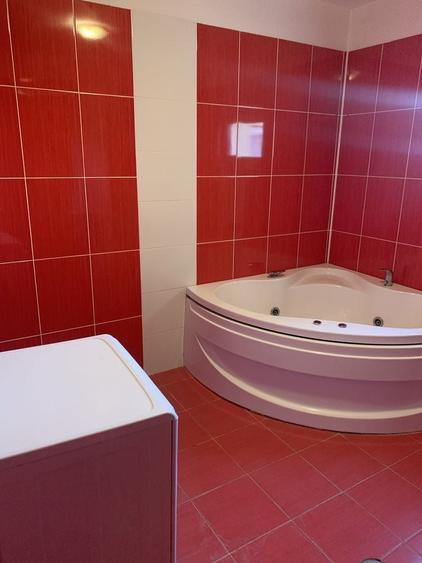 Casă cu 4 camere cu Teren 1000 Mp în Central