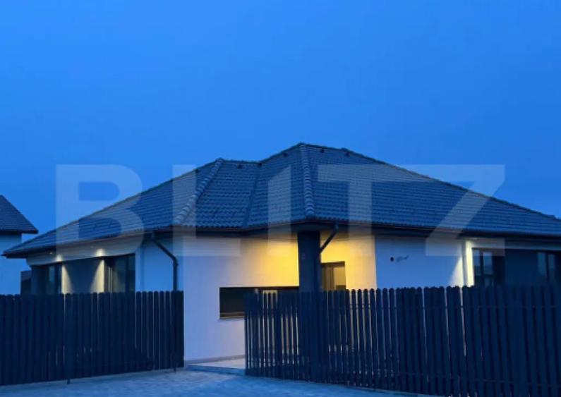 Casă cu 4 camere cu Teren 465 Mp în Sânpetru