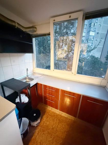 Apartament cu 4 camere decomandat în Lujerului