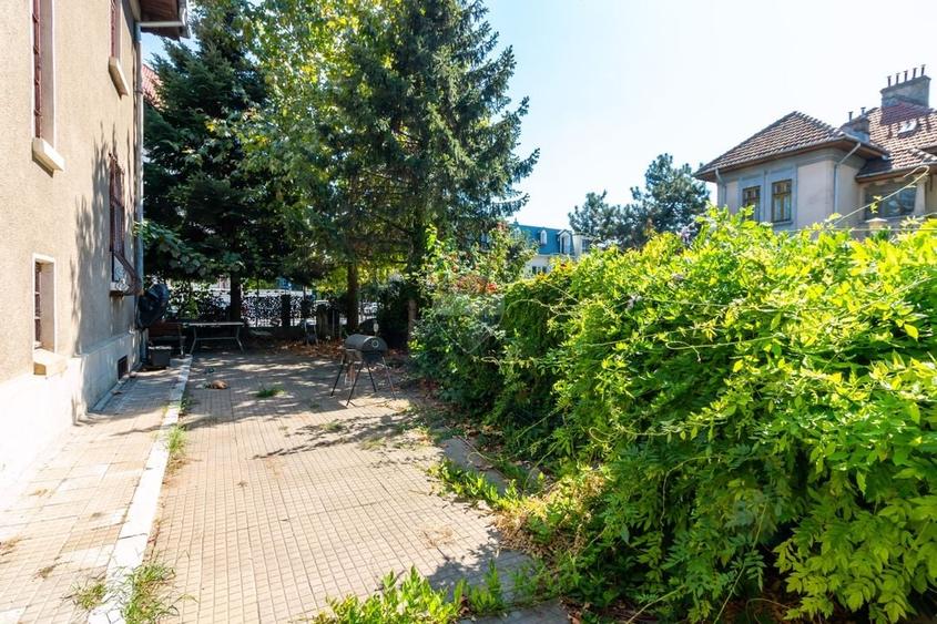Casă individuală cu 7 camere cu Teren 241 Mp în Kiseleff