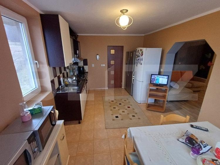 Casă individuală cu 6 camere cu Canalizare în Exterior Est