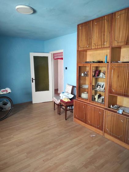Apartament cu 4 camere decomandat în Vulcan
