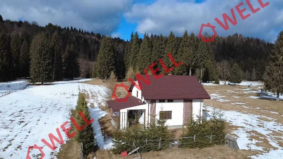 Casă cu 4 camere cu Teren 9600 Mp în Comandău