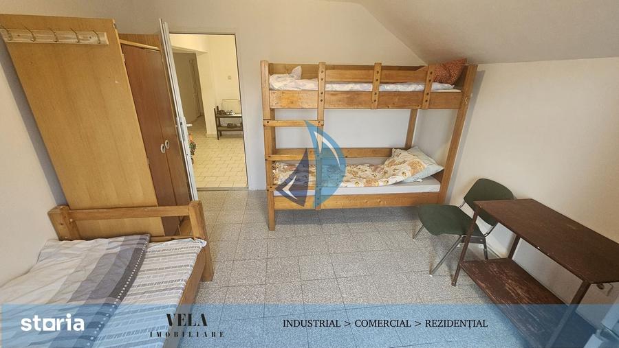 Casă cu 4 camere cu Teren 100 Mp în Central