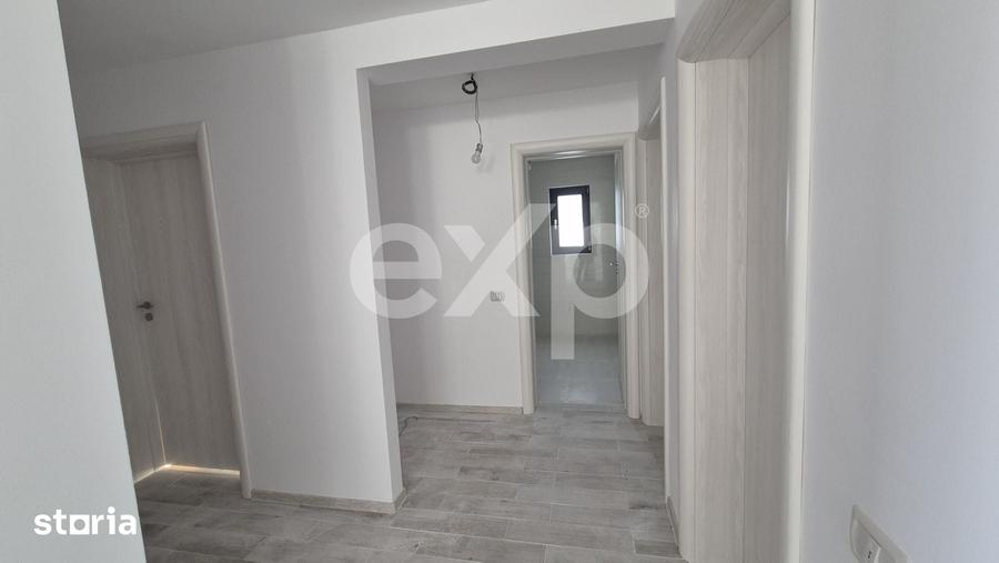Casă cu 4 camere cu Teren 400 Mp în Bradu