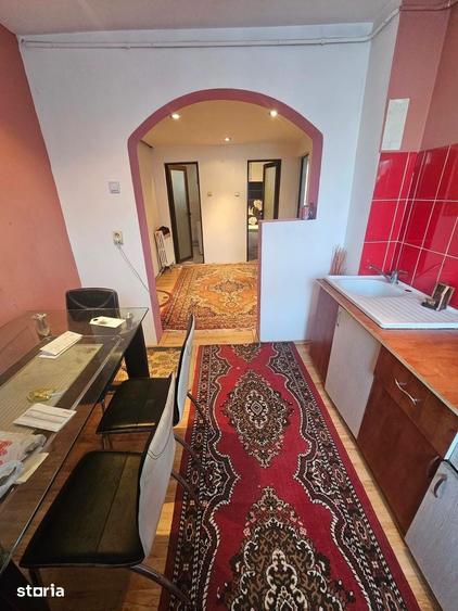 Apartament cu 3 camere decomandat în Mărăței