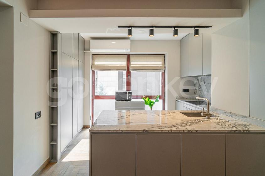 Apartament cu 3 camere semidecomandat, mobilat în Floreasca
