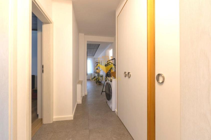 Apartament cu 3 camere semidecomandat în Europa