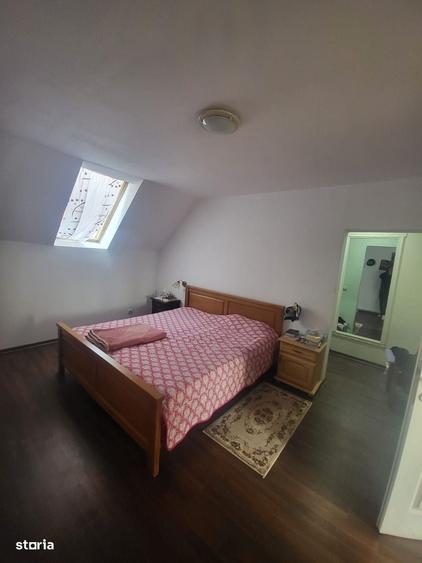 Casă cu 4 camere în Central