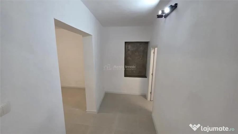 Spațiu comercial, de 130 mp, în Răcășdia