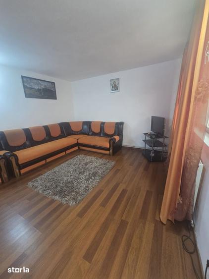 Casă cu 4 camere cu Teren 250 Mp în Șimnicu de Sus