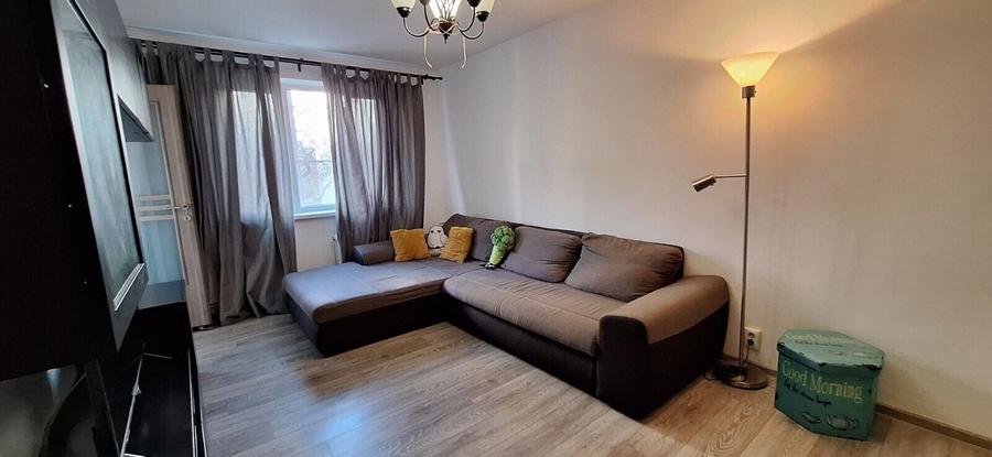 Apartament cu 3 camere semidecomandat, mobilat în Titan — fotografia 1