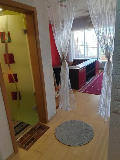 Apartament cu 3 camere decomandat în Zorilor
