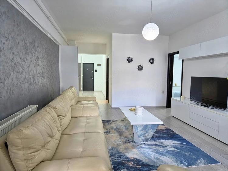Apartament cu 3 camere decomandat în Căzănești (Râmnicu Vâlcea)