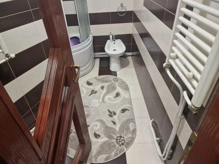 Apartament cu 3 camere decomandat în Calea Romanului