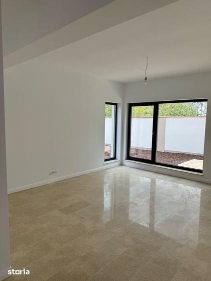 Casă cu 4 camere cu Teren 230 Mp în Central