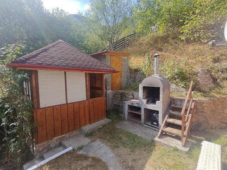 Casă cu 1 camere cu Teren 425 Mp în Vale