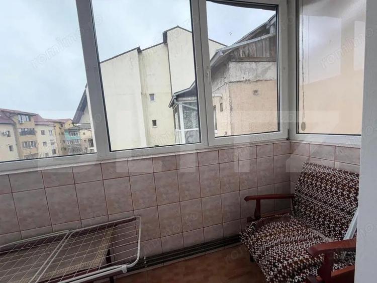 Apartament cu 3 camere decomandat în Girocului