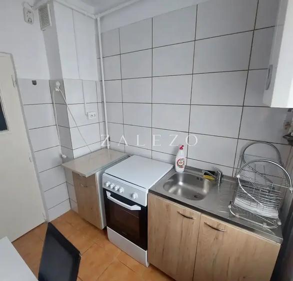 Apartament cu 2 camere semidecomandat, mobilat în Gheorghe Lazăr
