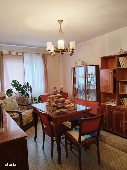 Apartament cu 3 camere decomandat în 9 Mai
