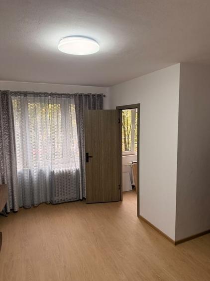 Garsonieră semidecomandată în Titan