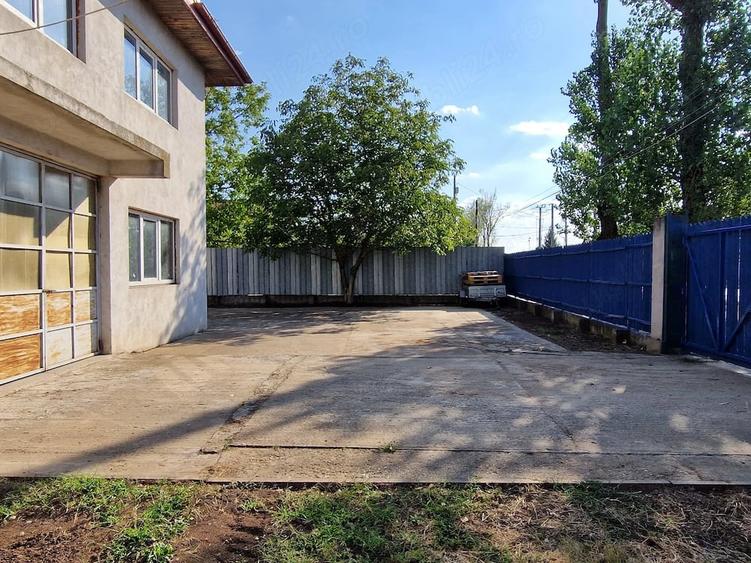 Spațiu comercial, de 600 mp, în Petrăchioaia