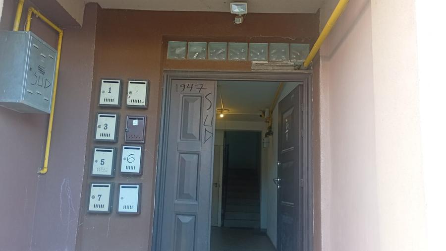 Apartament cu 2 camere nedecomandat în Rahova