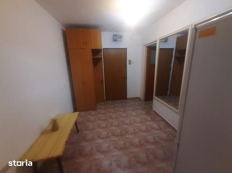 Garsonieră decomandată în Drumul Taberei
