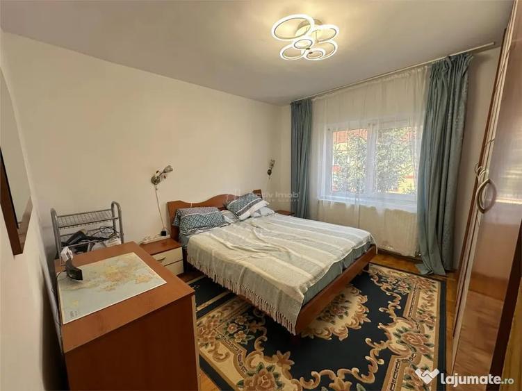 Apartament cu 3 camere decomandat în Central
