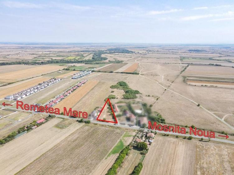Teren Construcții intravilan de 2492 mp, în Bucovăț (Remetea Mare)