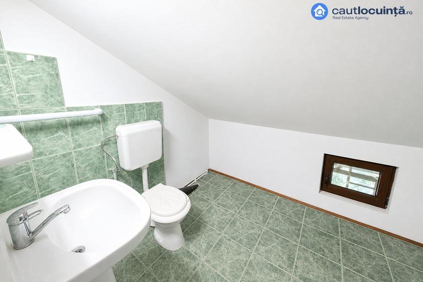 Casă cu 5 camere cu Teren 300 Mp în Trăisteni