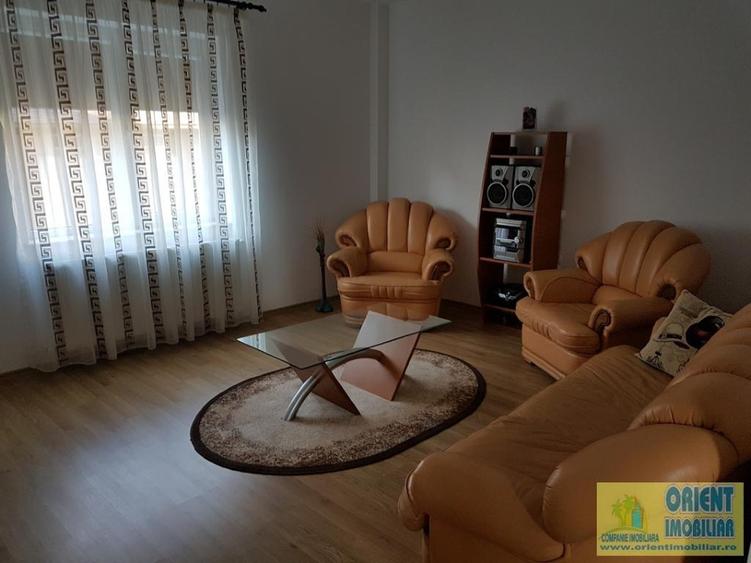 Casă individuală cu 5 camere cu Teren 350 Mp în Lazu