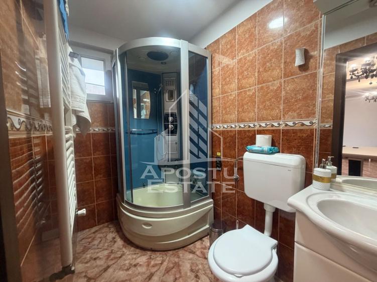 Casă individuală cu 5 camere cu Canalizare în Lipovei