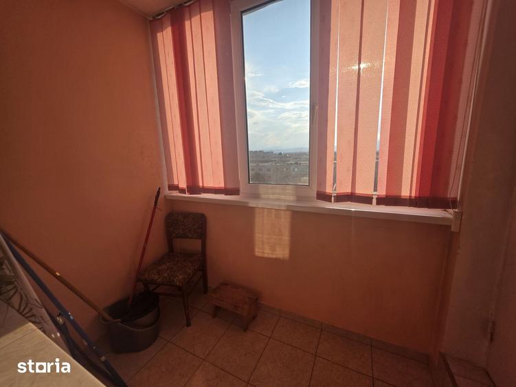 Apartament cu 2 camere decomandat în Tractorul