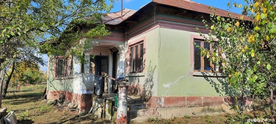 Casă cu 3 camere cu Teren 1300 Mp în Central