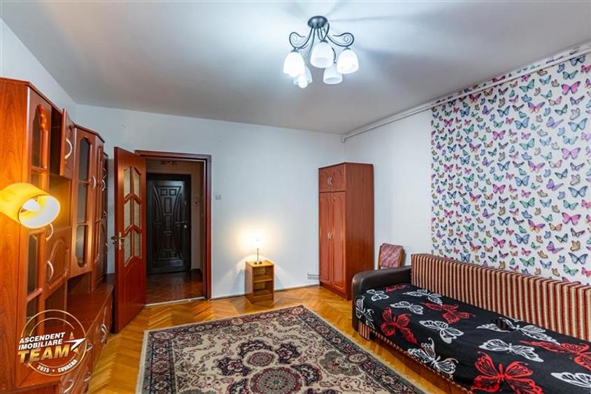 Garsonieră circulară în Centrul Civic