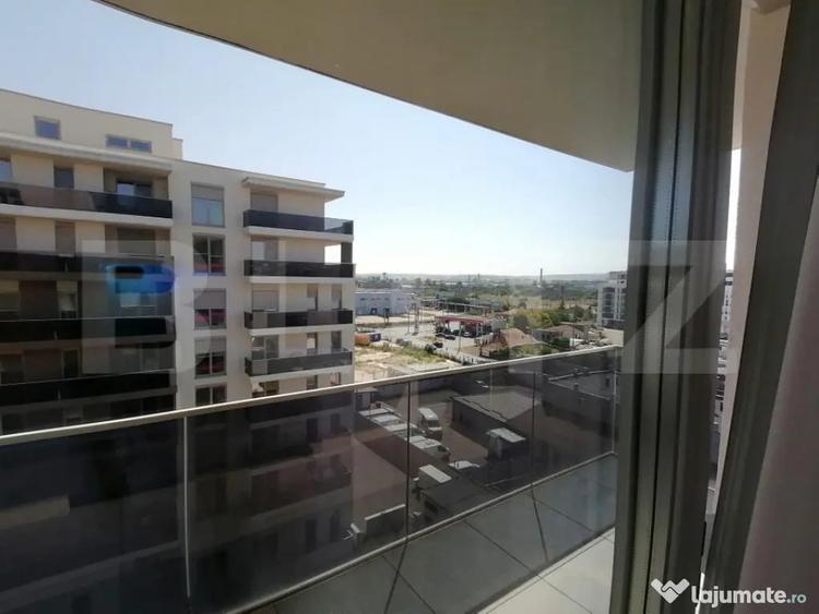 Apartament cu 4 camere semidecomandat în Central