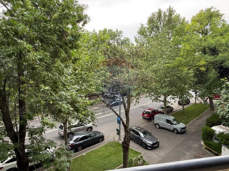 INCHIRIERE Apartament cu 3 camere in zona Primaverii - 7