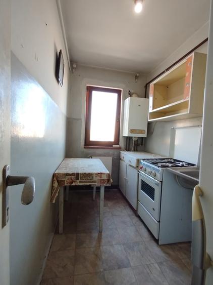 Apartament cu 2 camere semidecomandat în Centrul Civic