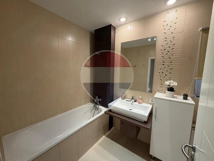 Apartament cu 4 camere decomandat în Central
