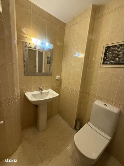 Apartament cu 5 camere în Băneasa
