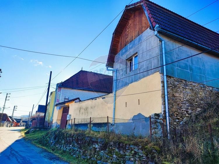 Casă cu 2 camere cu Teren 280 Mp în Rod