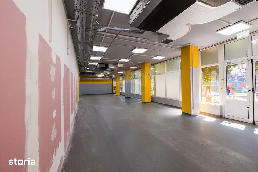 Spațiu comercial, de 231 mp, în Bartolomeu