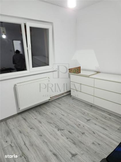 Apartament cu 3 camere decomandat în UMT