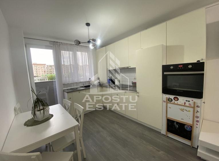 Apartament cu 3 camere decomandat, mobilat în Torontalului