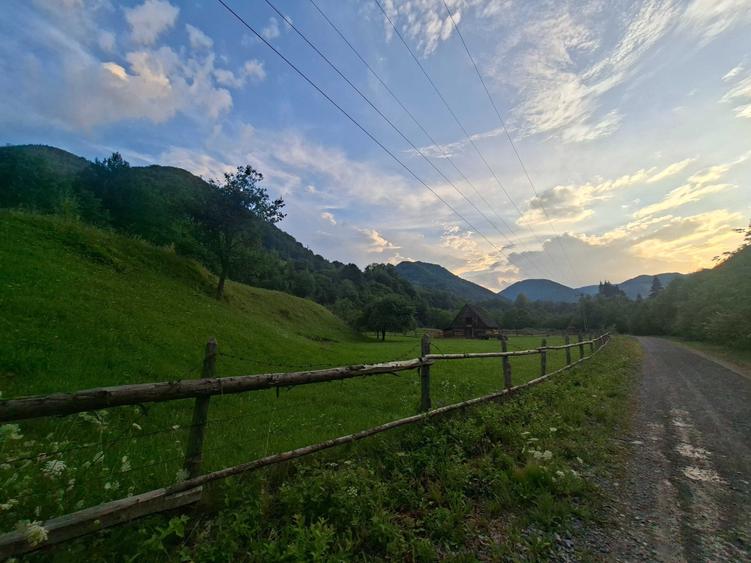 Spațiu comercial, în Râu Sadului